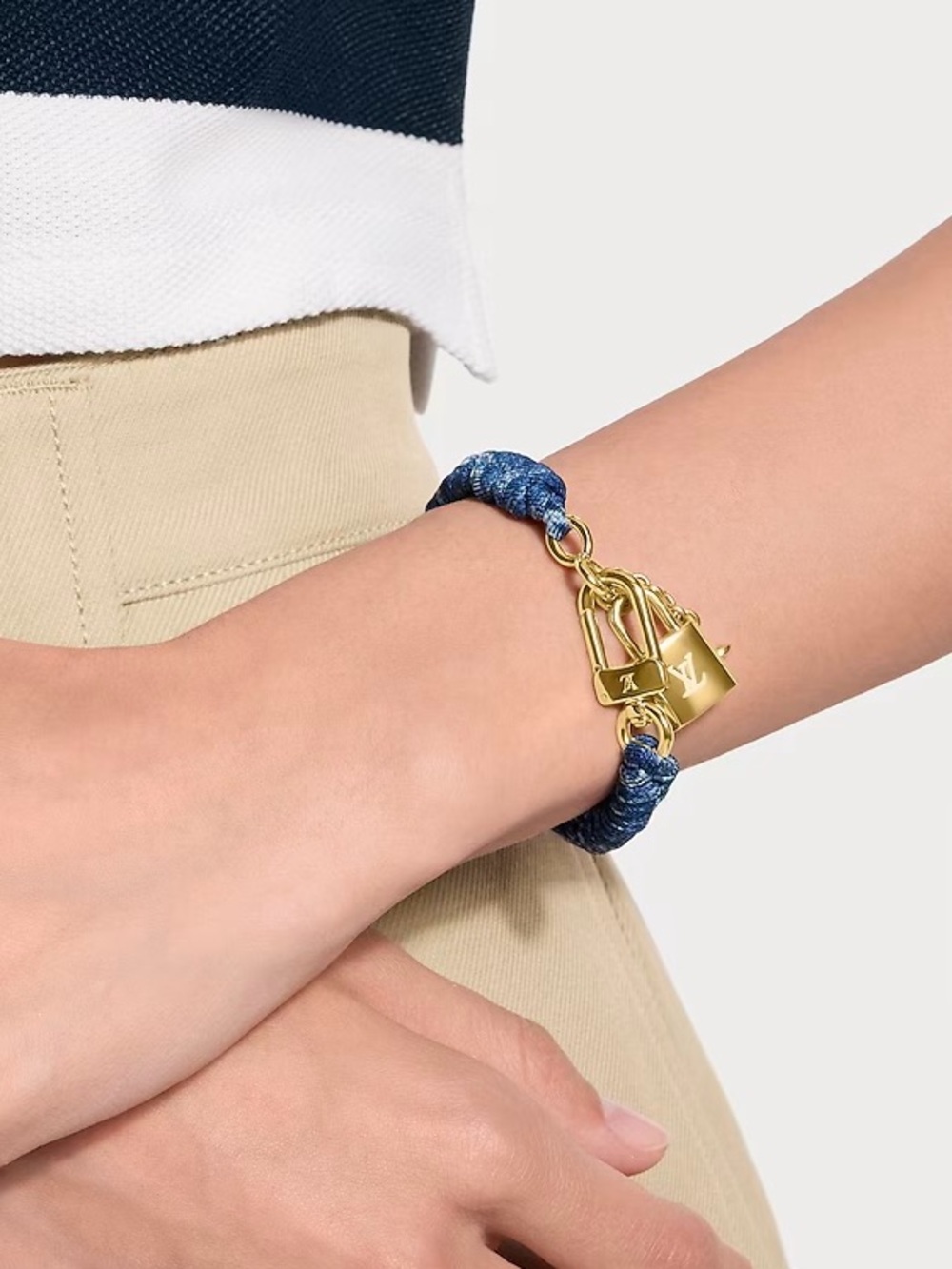 ✨NEW✨Louis Vuitton 2026 Denim LV Locked Bracelet 19 cm